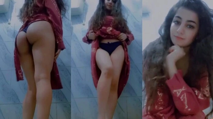 BEAUTIFUL CUTE TEEN GIRL SQUEEZING HER BOOBS Bhabhi Video